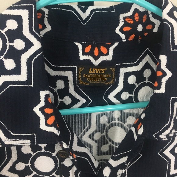 Levi’s Skateboarding Button Down Shirt - Picture 4 of 6